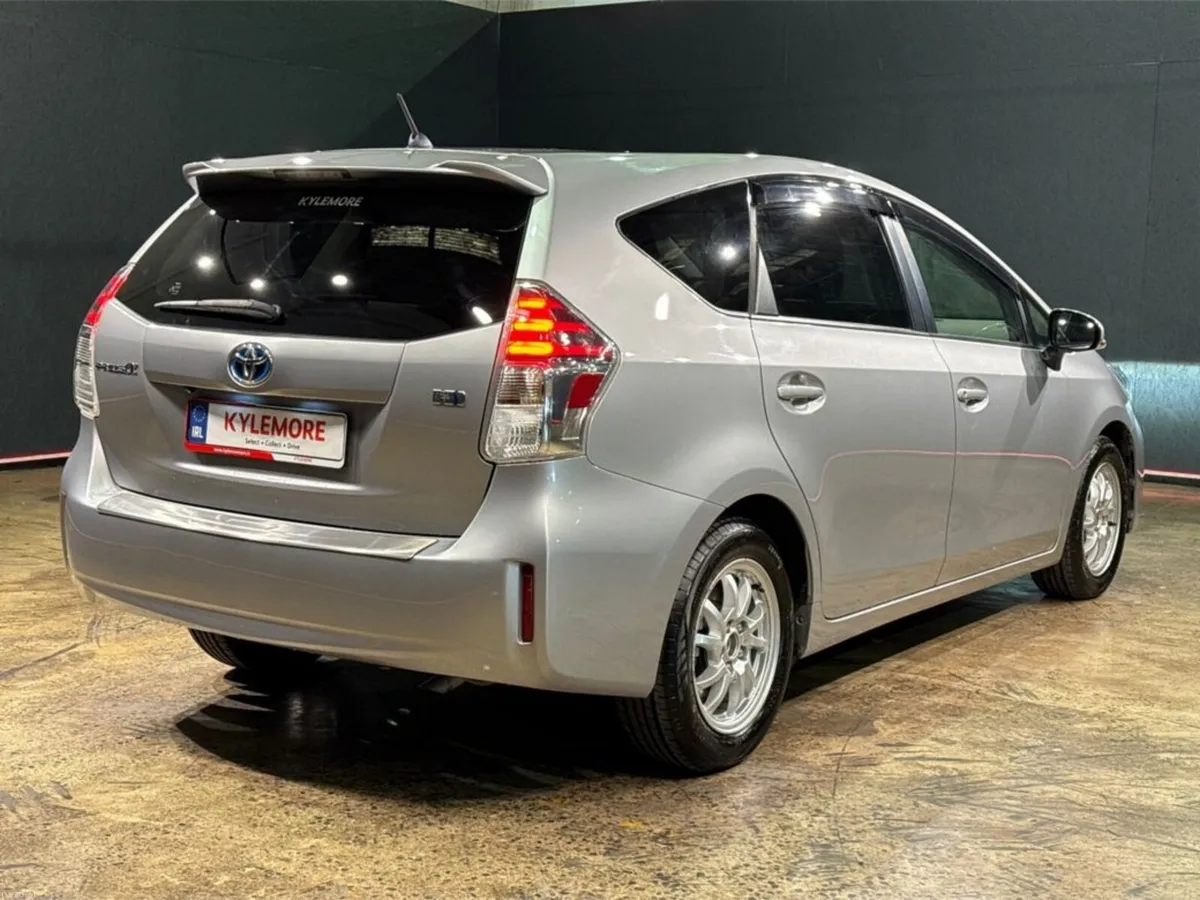 Toyota Prius 1.8 HYBRID - TOYOTA SAFETY SENSE - PU - Image 4