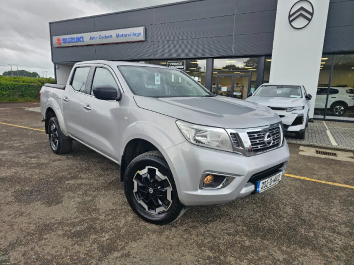 Nissan Navara 2.3 DSL SV NO VAT - Image 3