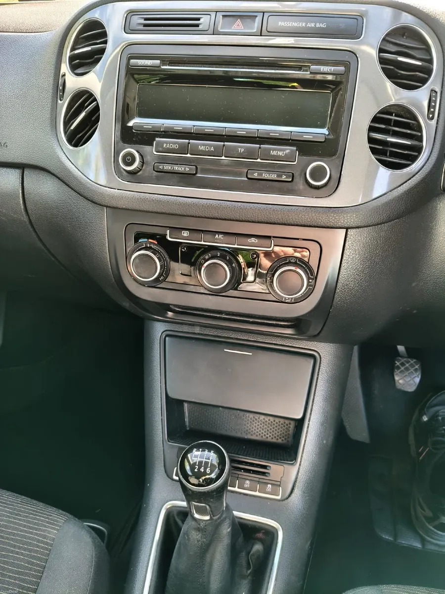 VW Tiguan 2014 with Tow Bar - Image 2