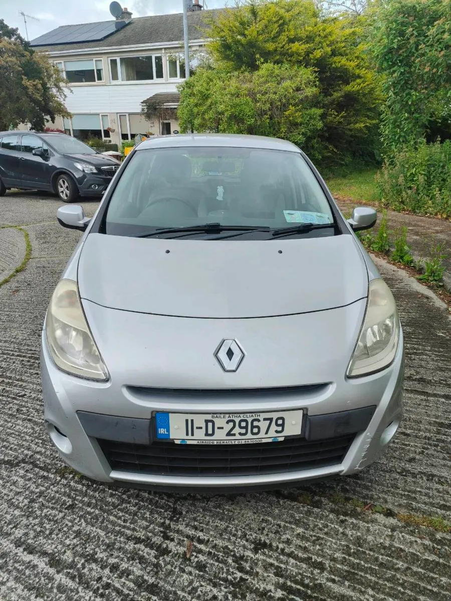 Low mileage Renault Clio 2011 64000km - Image 1