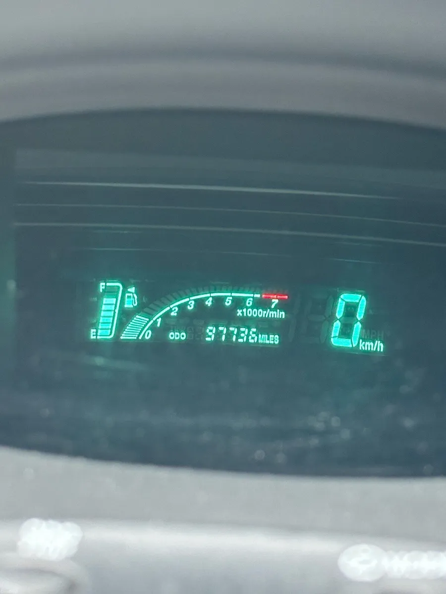2005 Toyota Yaris 1.3 Petrol - Image 2