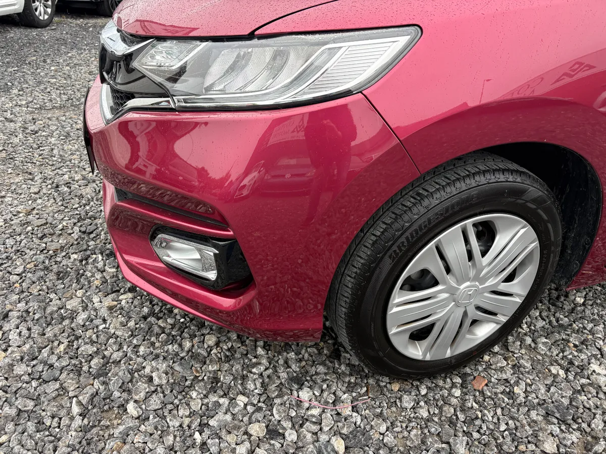 HONDA FIT 1.3 AUTO **HEATED SEATS** - Image 3