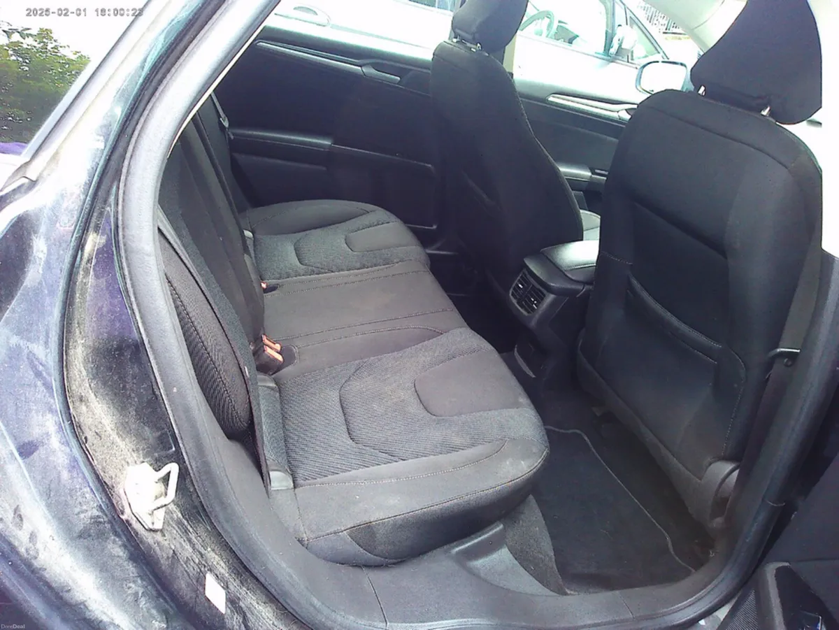Ford Mondeo TITANIUM 5DR 1.5 TD 120PS M6 4DR - Image 5
