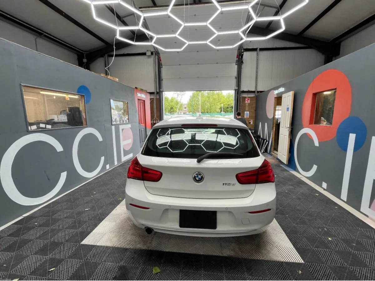 BMW 1-Series 2016 BMW 118D STYLE 2.0 AUTOMATIC / C - Image 3