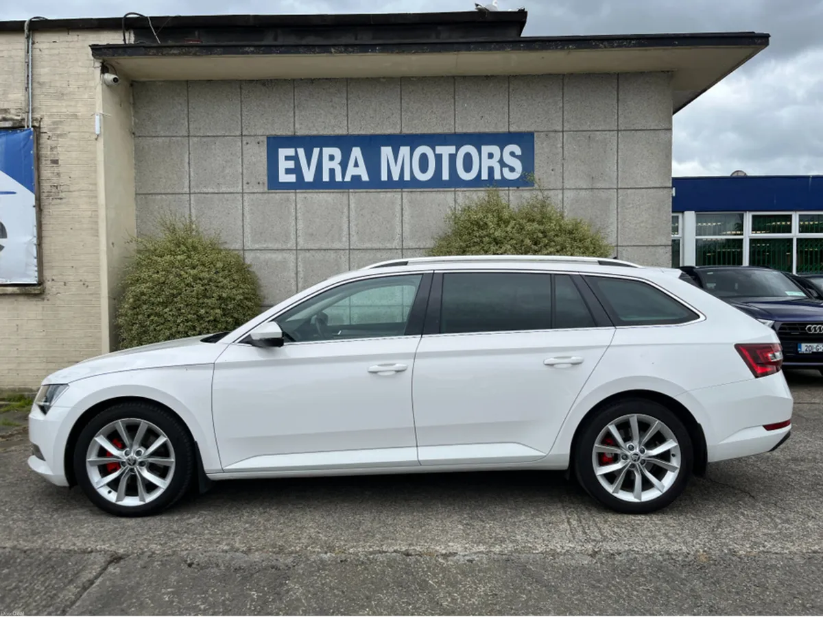 Skoda Superb ESTATE COMBI STYLE AUTOMATIC 2.0 DIES - Image 6