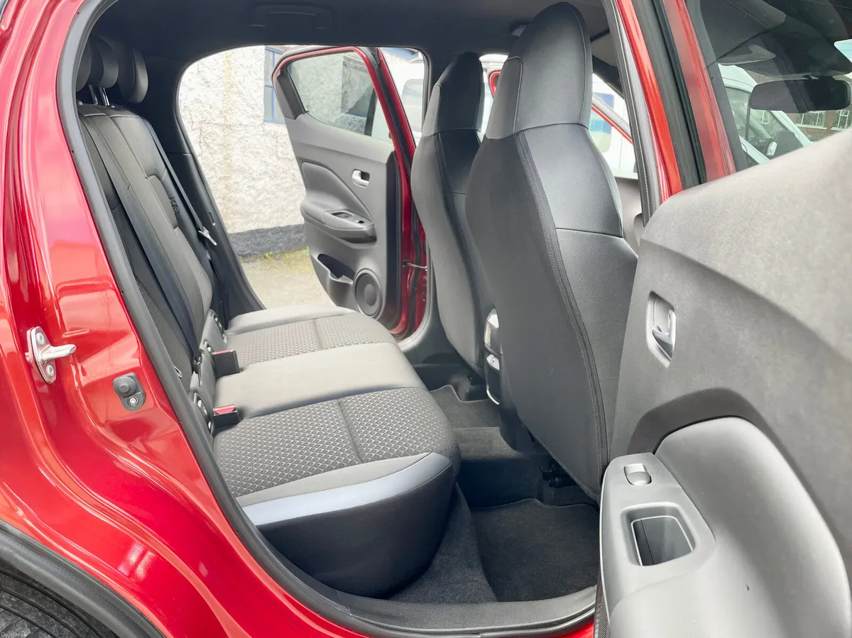Nissan Juke SV Premium 1.6 Petrol Hybrid Auto,2023 - Image 4
