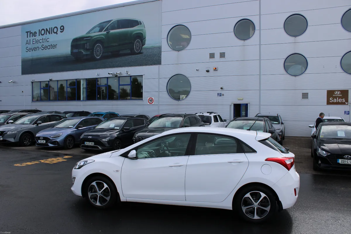 Hyundai i30 2015 - Image 2