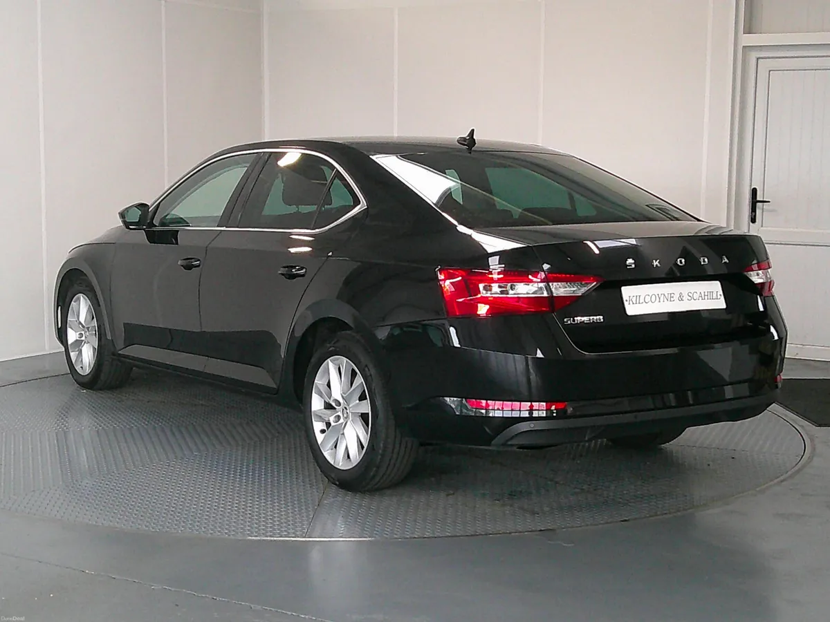 Skoda Superb 2022 - Image 5