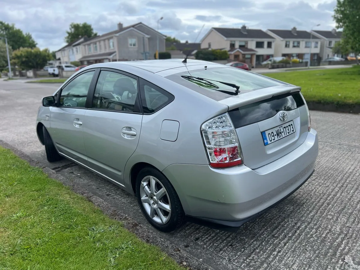 Toyota Prius 1.5 hybrid - Image 4