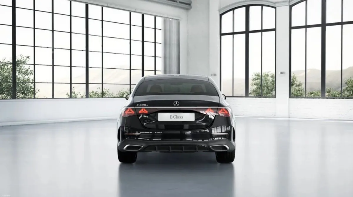 Mercedes-Benz E-Class E 300e  AMG EDITION - Image 4