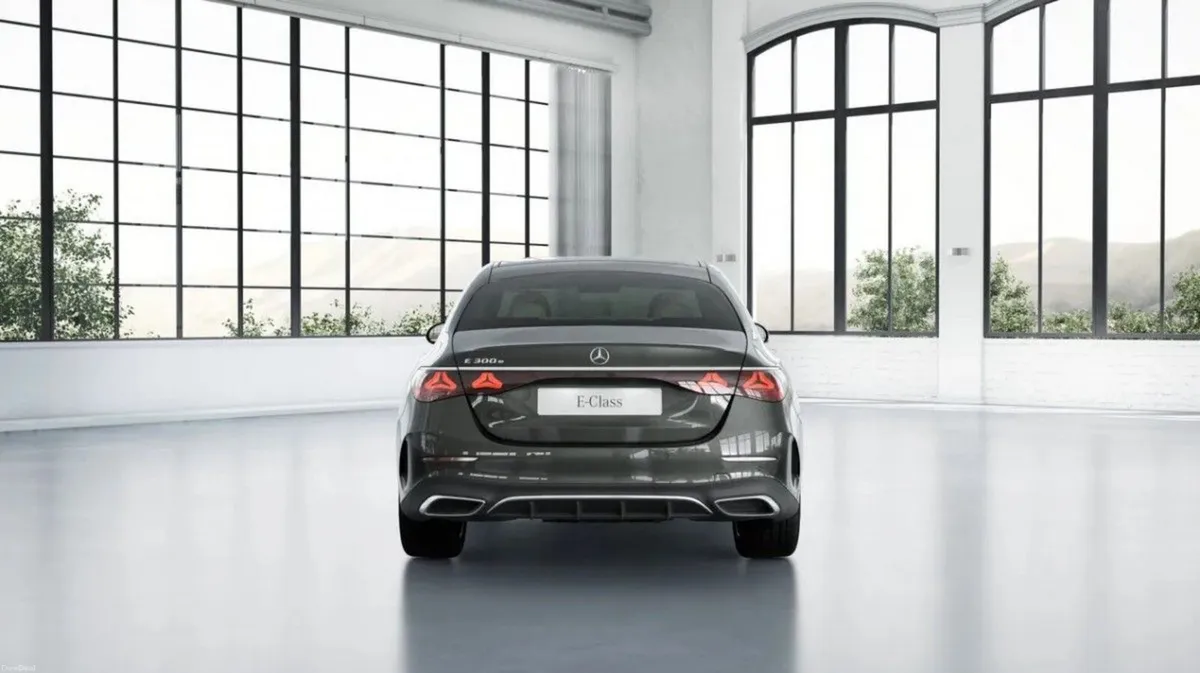 Mercedes-Benz E-Class E300e AMG EDITION - Image 4