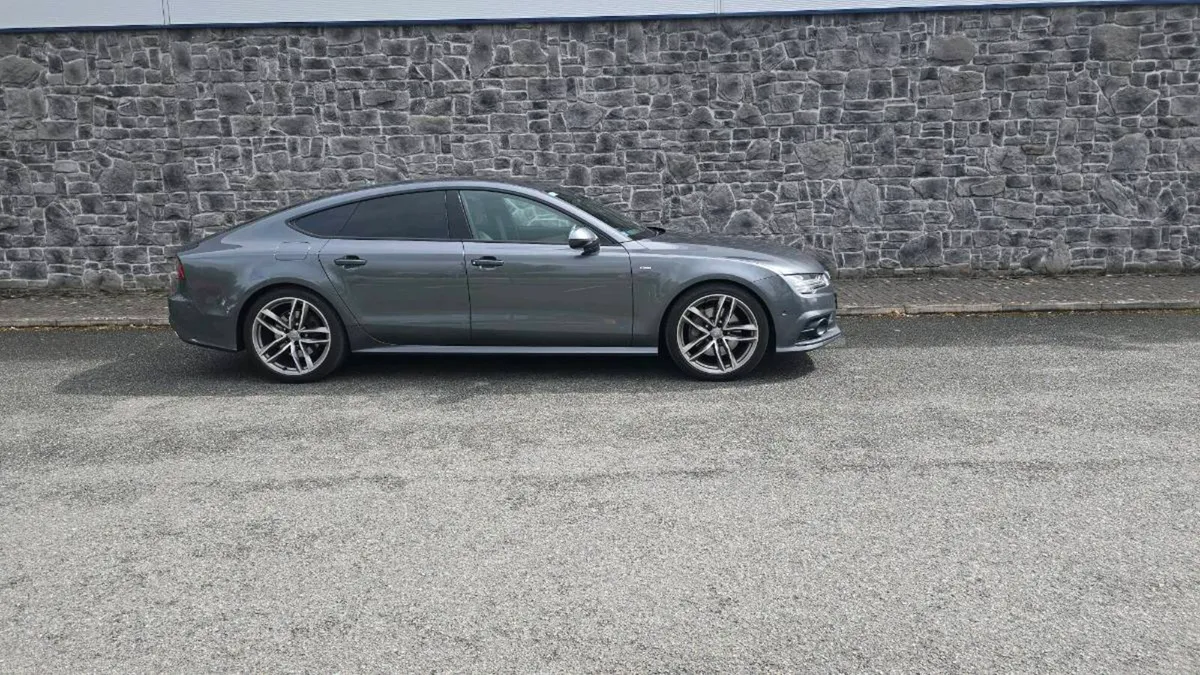 Audi A7 3.0 V6 Quattro 272bhp Black Edition - Image 2