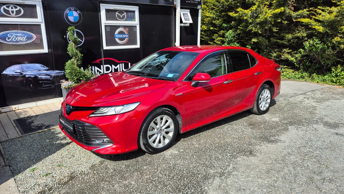 Toyota Camry Hybrid 2019 - Only 62,184km - Image 5