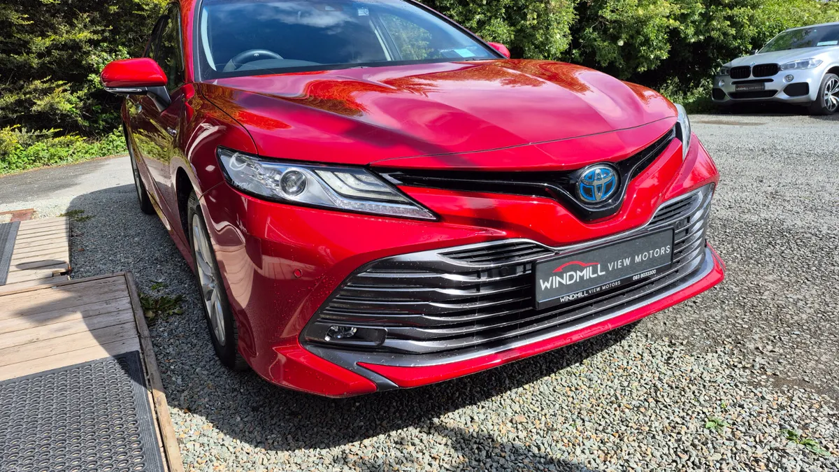 Toyota Camry Hybrid 2019 (Low Mileage) - Image 4