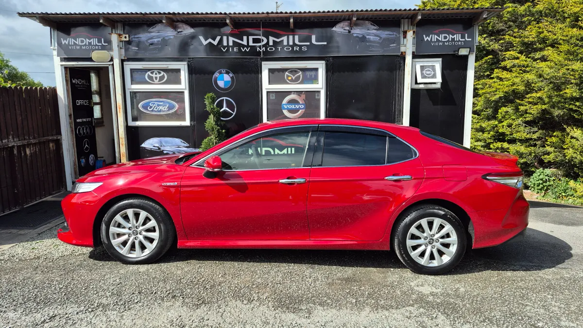 Toyota Camry Hybrid 2019 - Only 62,184km - Image 6