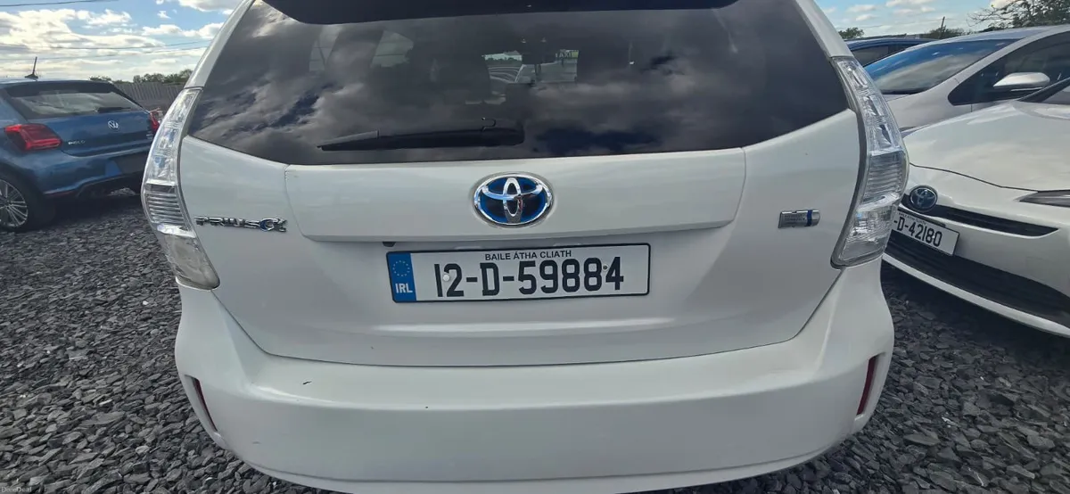TOYOTA PRIUS ALPHA 2012 - Image 3
