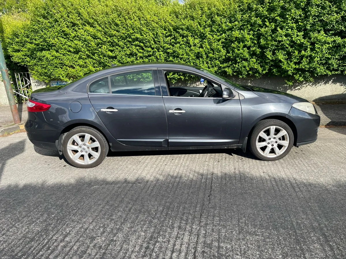Renault Fluance low mileage&Nct - Image 4