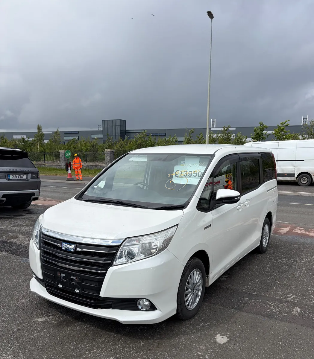 2014 Toyota Noah 1.8 Hybrid 7 seater - Image 1