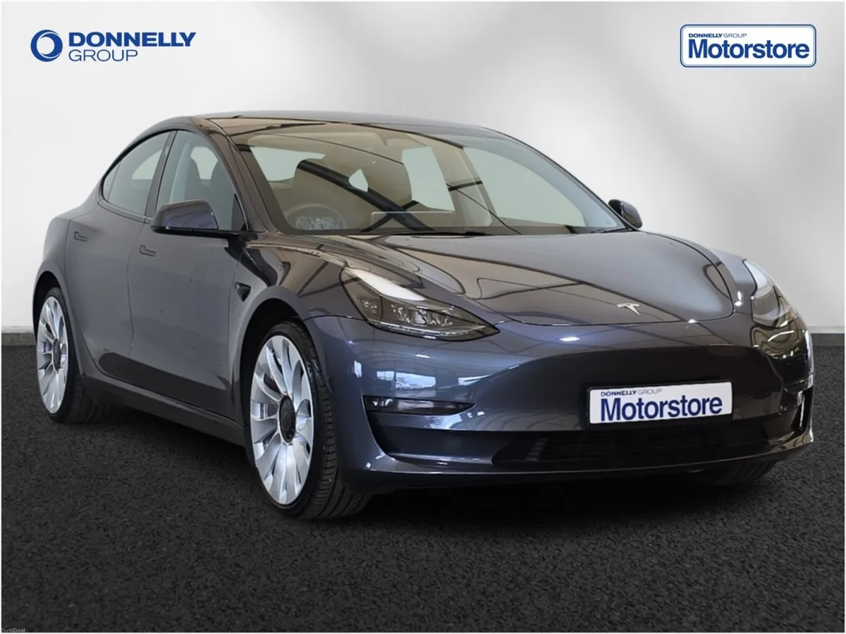 Tesla Model 3 Saloon Performance - Image 1