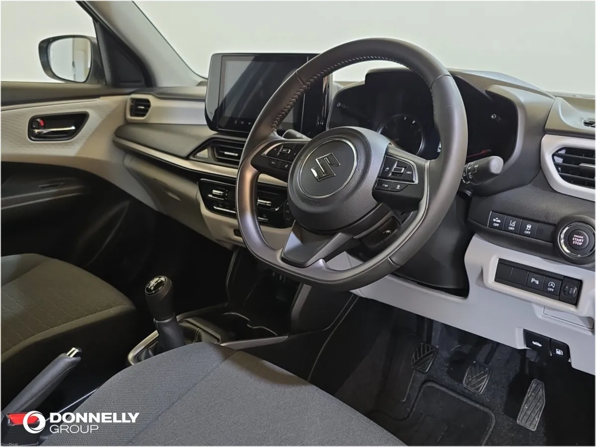 Suzuki Swift Hatchback Ultra ALLGRIP - Image 4