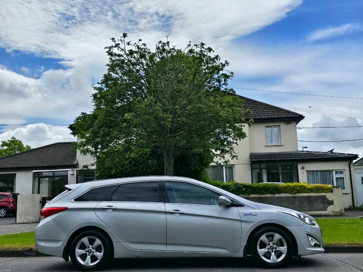 2013 hyundai i40 executive long tax & n.c.t - Image 2