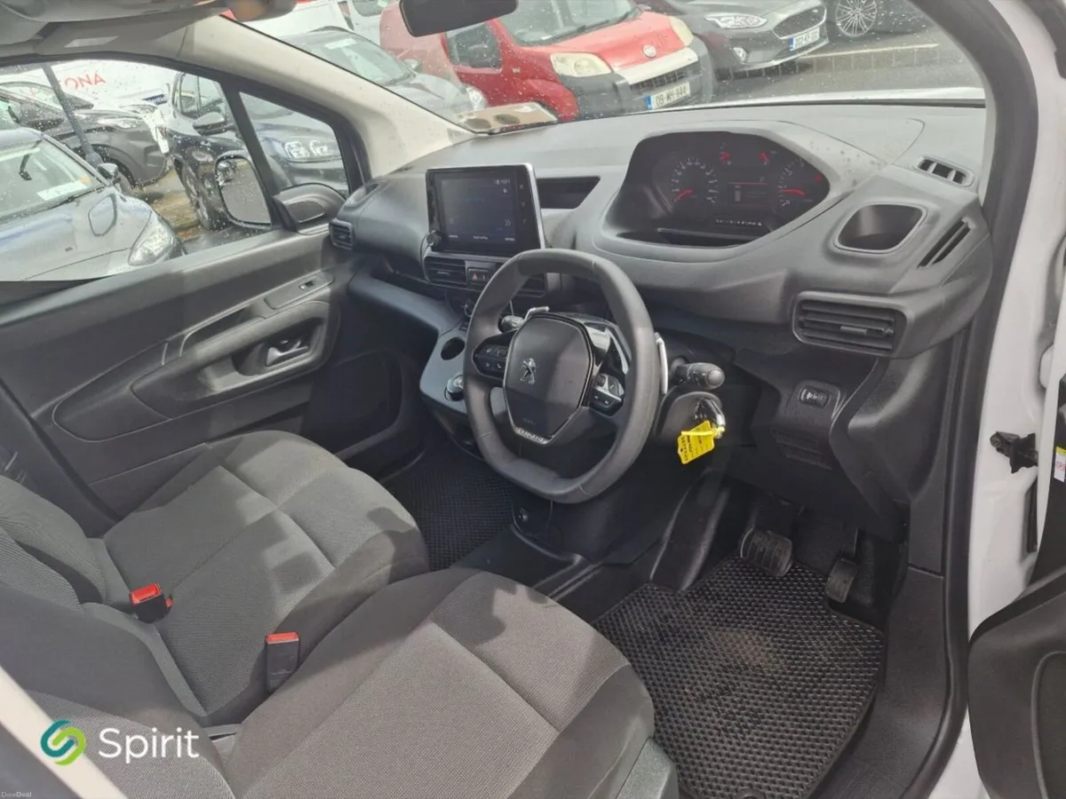 Peugeot Partner PARTNER PROF AUTOMATIC PLUS 1.5 BL - Image 4