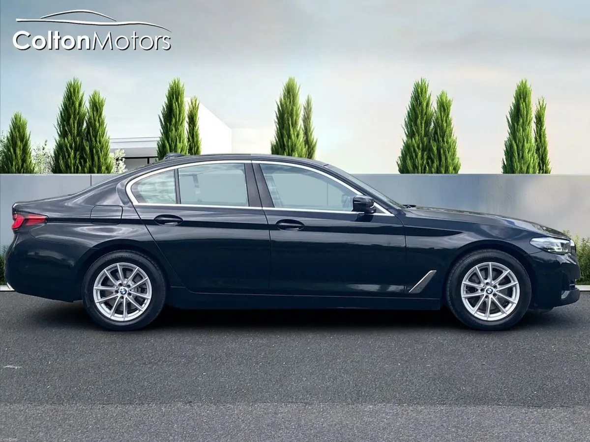 BMW 5-Series SE 520d (MHT) - Image 4