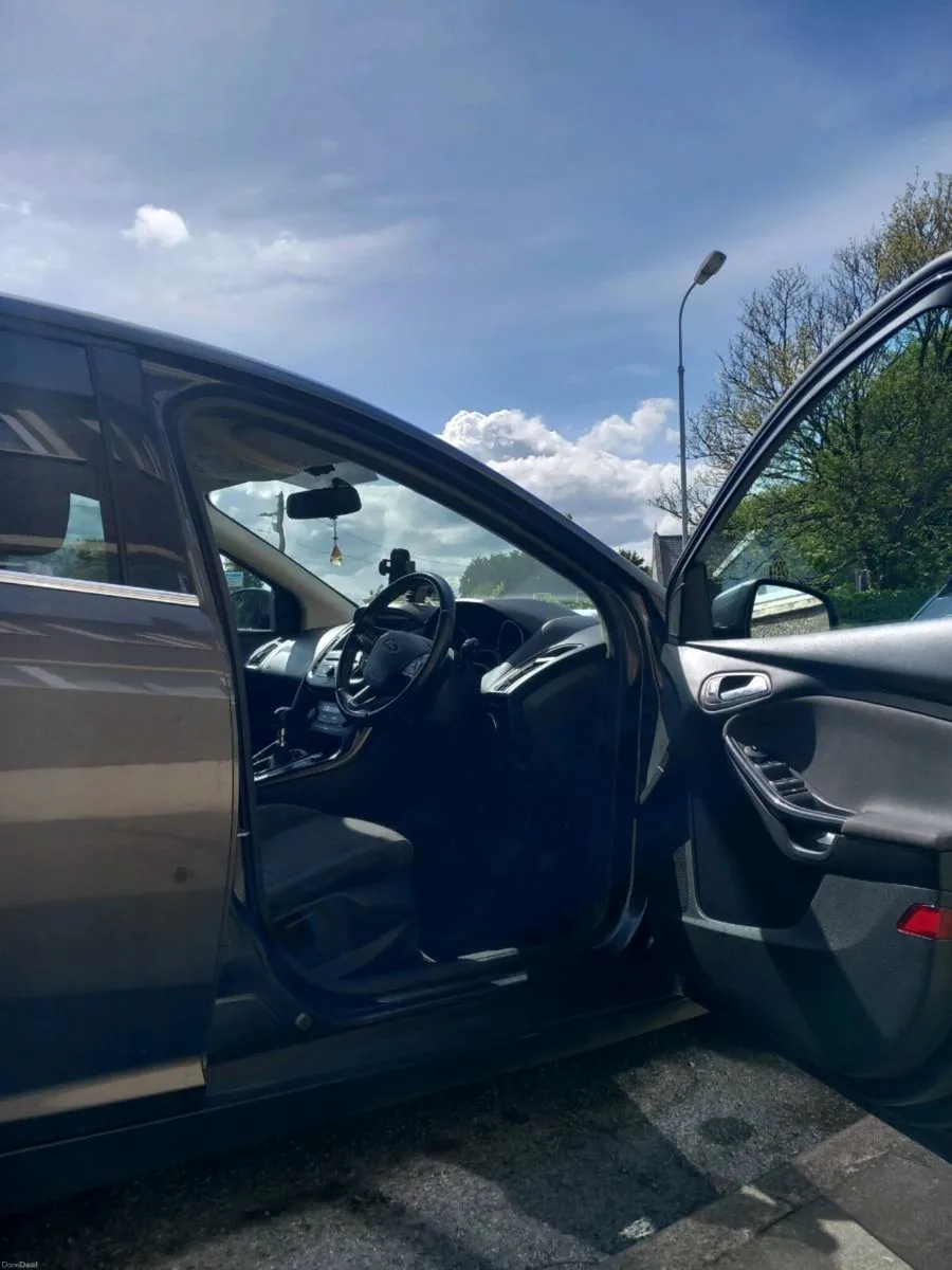 Car - Image 4