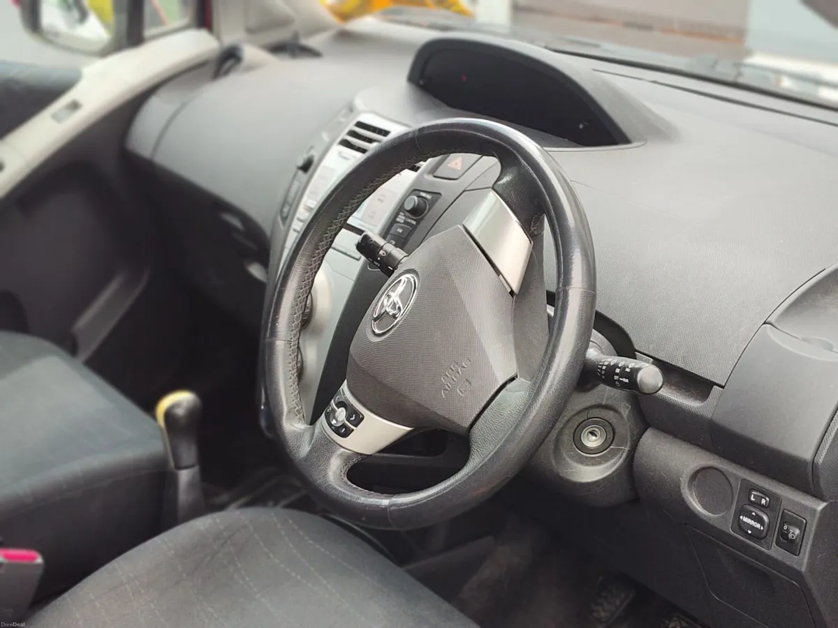 Toyota Yaris 2006 - Image 4