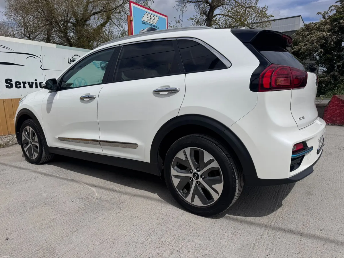 211 Kia e-Niro 64kWh Long Range Premium - Image 6