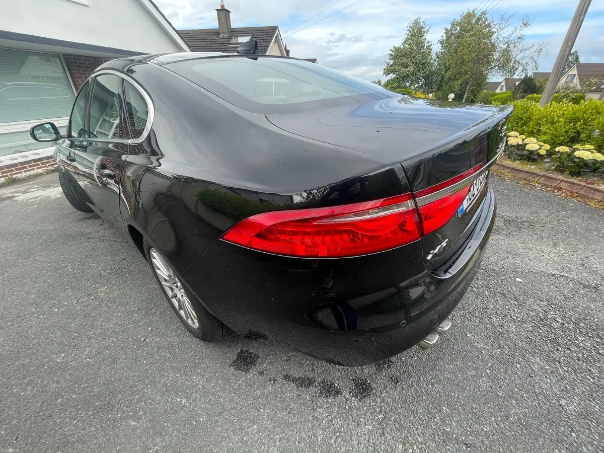 Jaguar XF 2018 - Image 2
