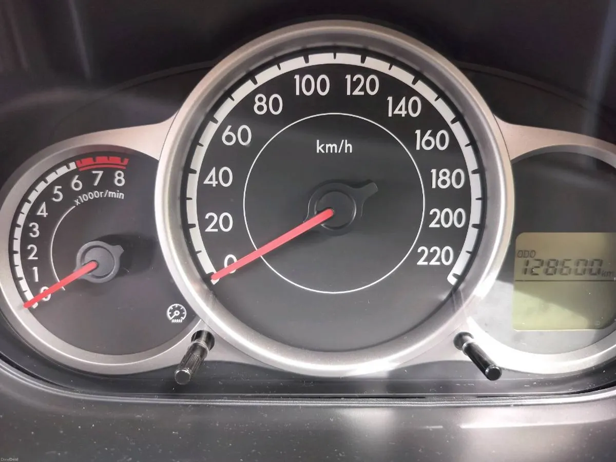 Mazda 2 Sensu 2011 5 dr - Image 2