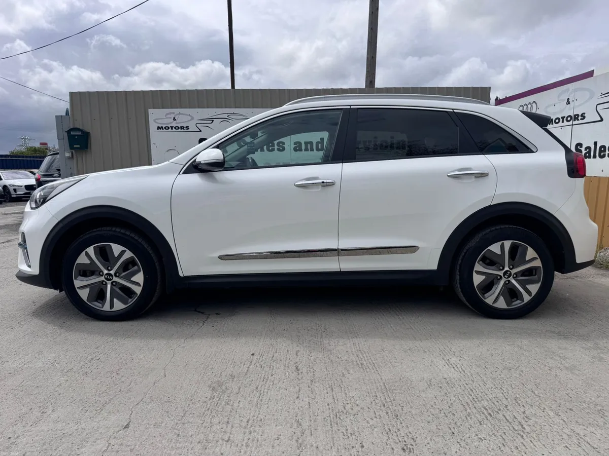 2021 Kia e-Niro 64kWh Premium Long Range - Image 3