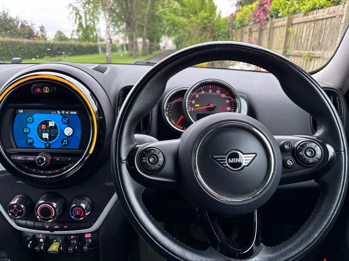 Mini Countryman 2018 PlugIn-Hybrid SE All4 - Image 3