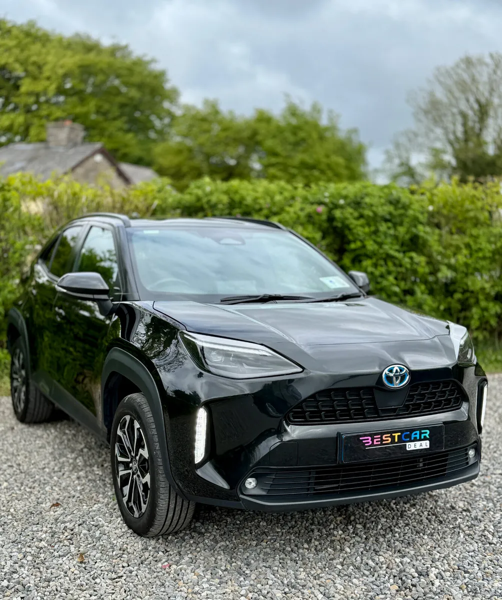 2024 Toyota Yaris Cross 1.5 Hybrid Luna Automatic - Image 2