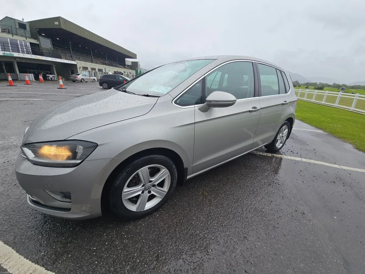 Volkswagen Golf SV Highline 2015 - Image 3