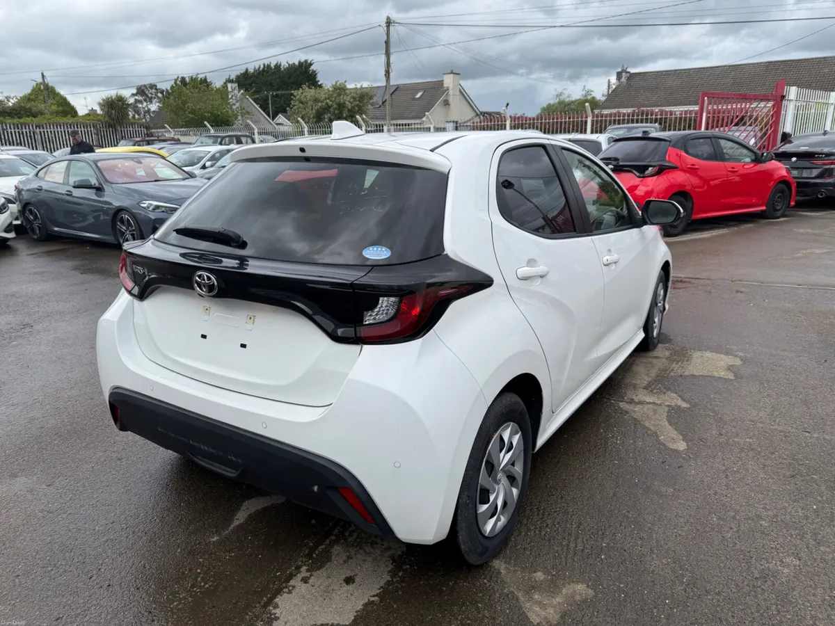 ///Toyota Yaris 2020///Automatic/// - Image 5