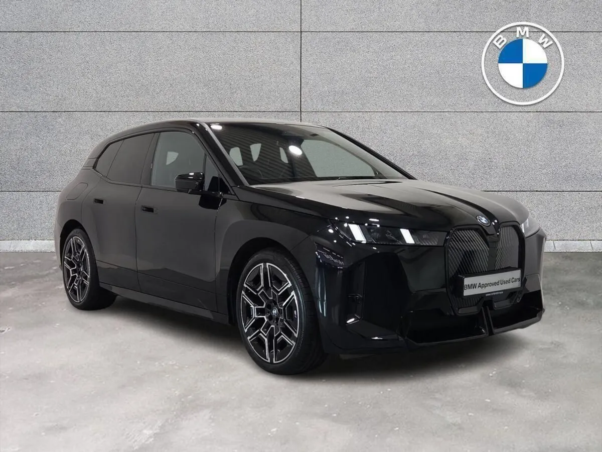 BMW iX xDrive45 M Sport - Image 1