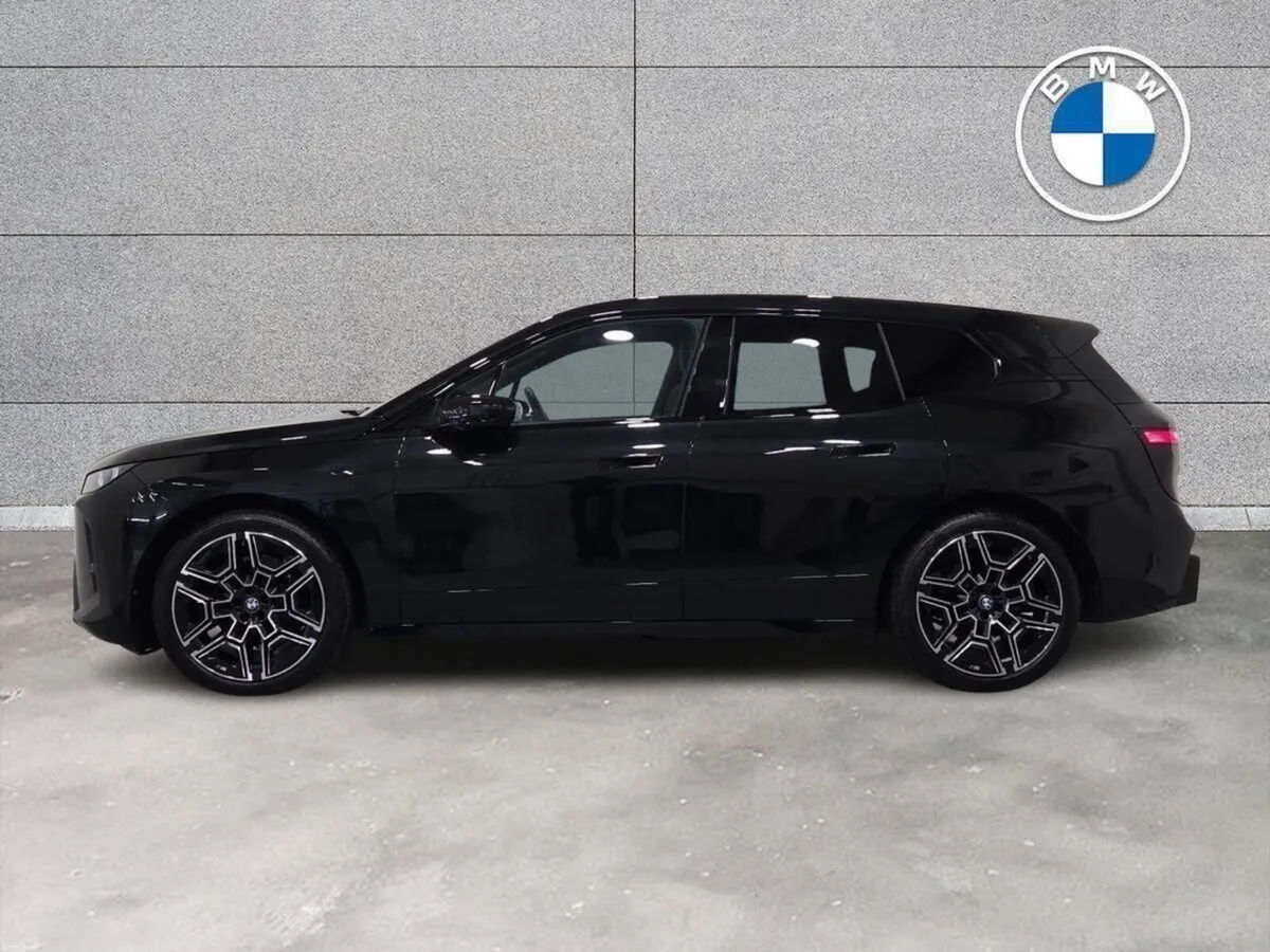 BMW iX xDrive45 M Sport - Image 4