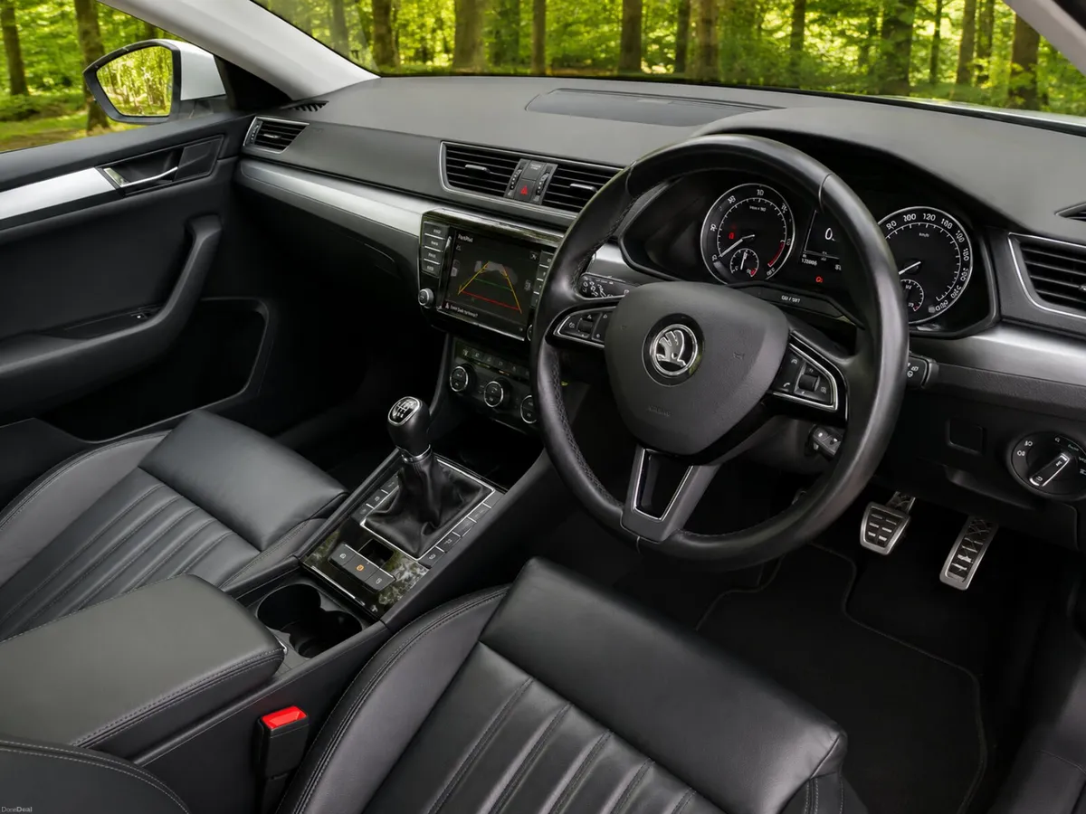 Skoda Superb 2016 2.0 TDI Style 150 BHP - Image 2