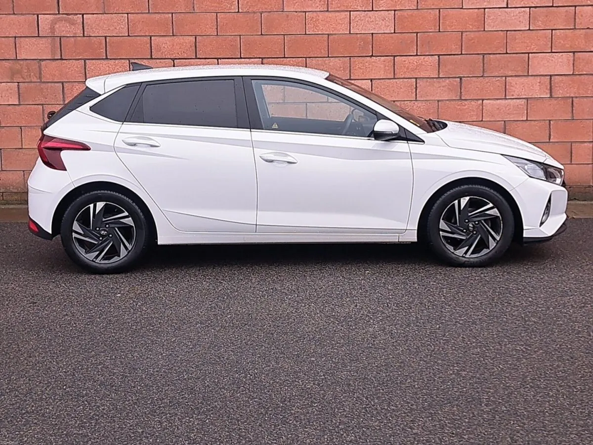 Hyundai i20 Deluxe Plus 1.2 Petrol with full servi - Image 4