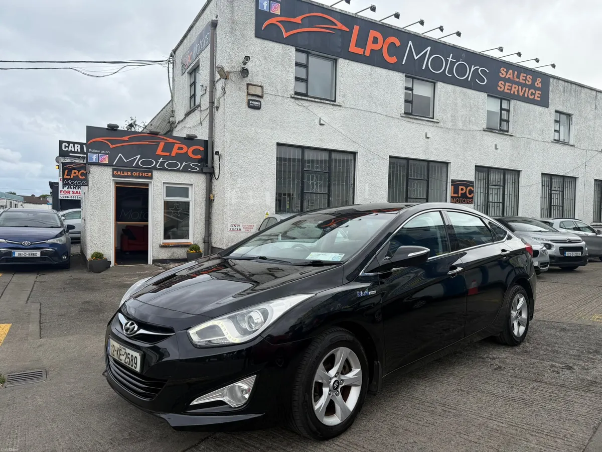 Hyundai i40 2012 Low Mileage - Image 2