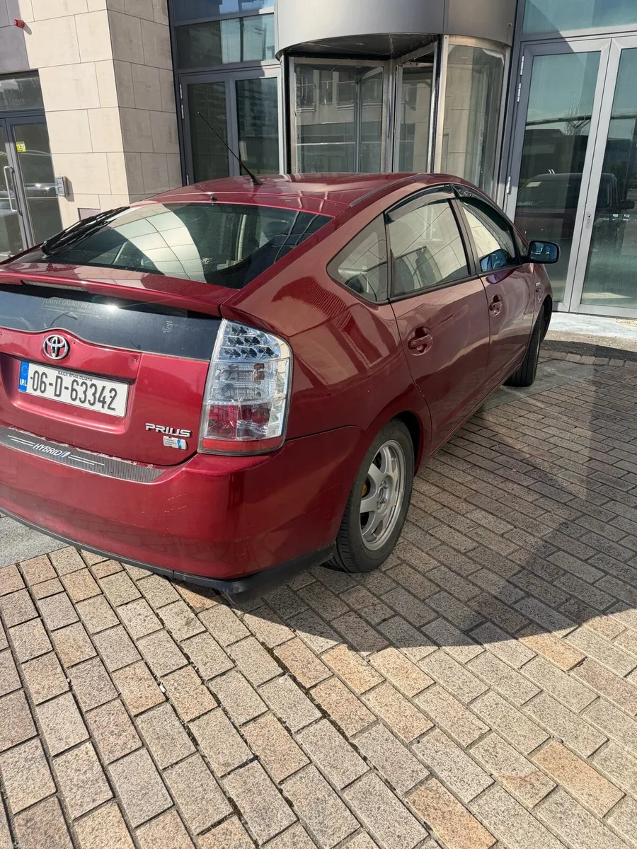 Toyota prius, Automatic - Image 3