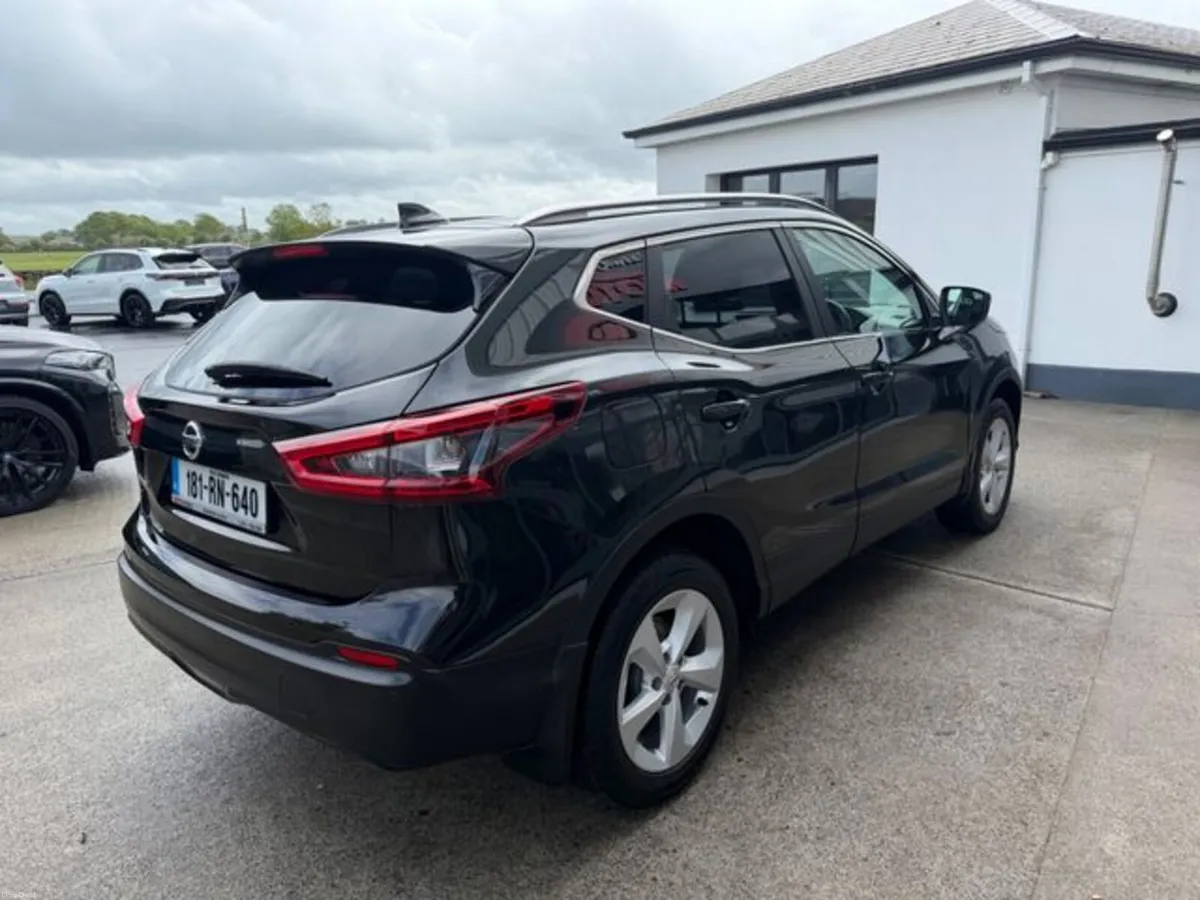 Nissan Qashqai 1.5 SV SS 18 4DR - Image 4