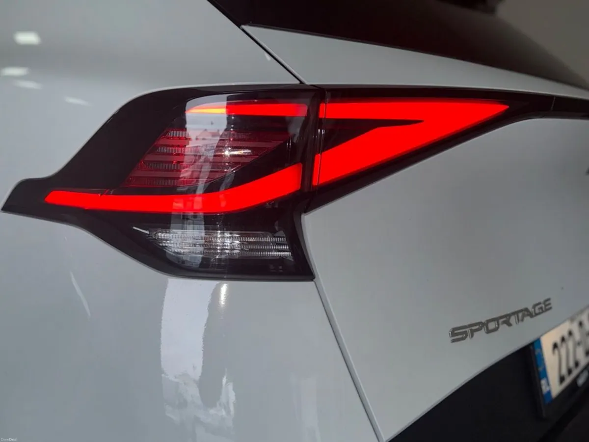 Kia Sportage Manual 5DR - Image 3
