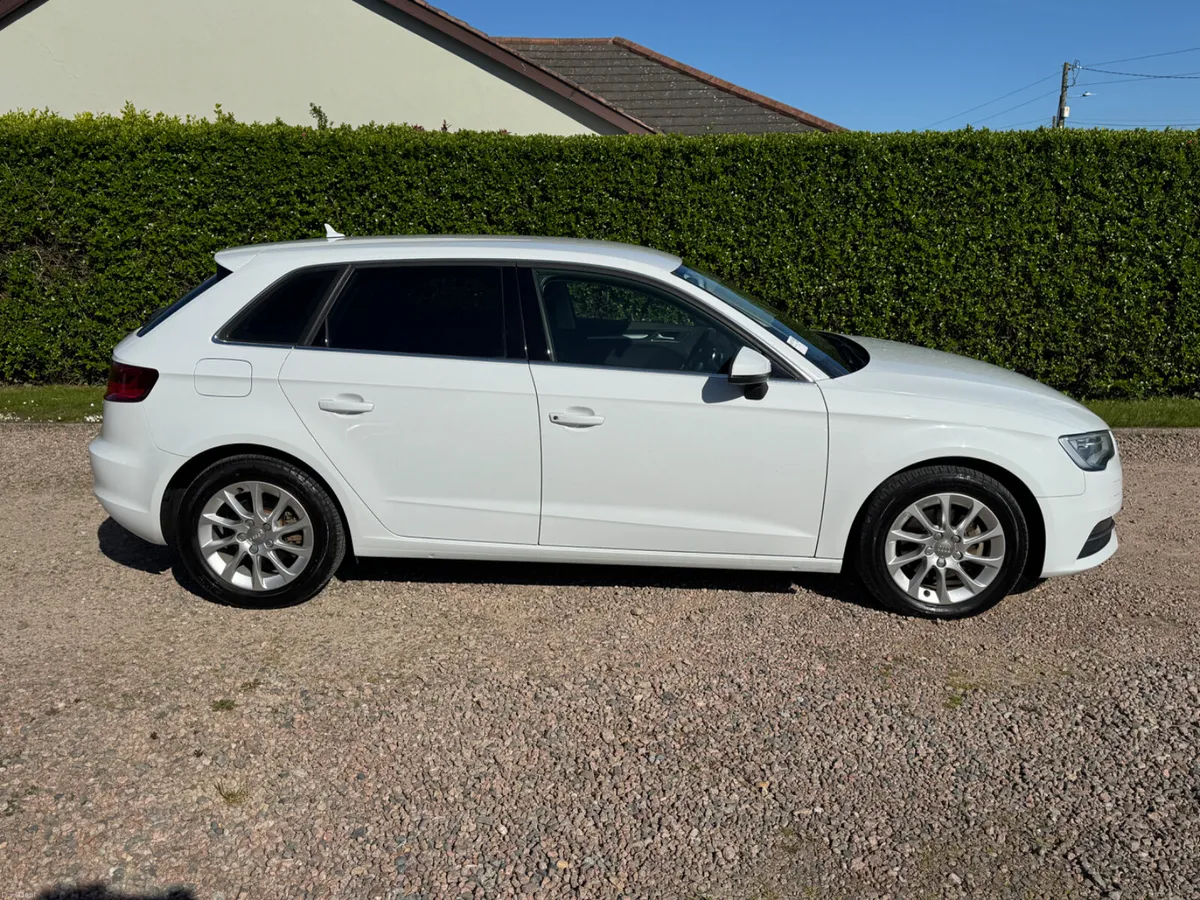 152 Audi A3 Sportback Stronic 1.4 tfsi - Image 3