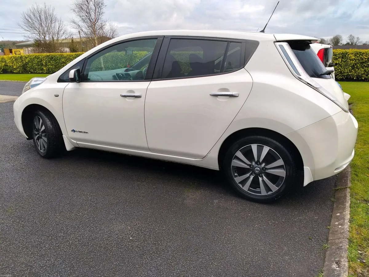 2016 Nissan Leaf 30kw - Image 2