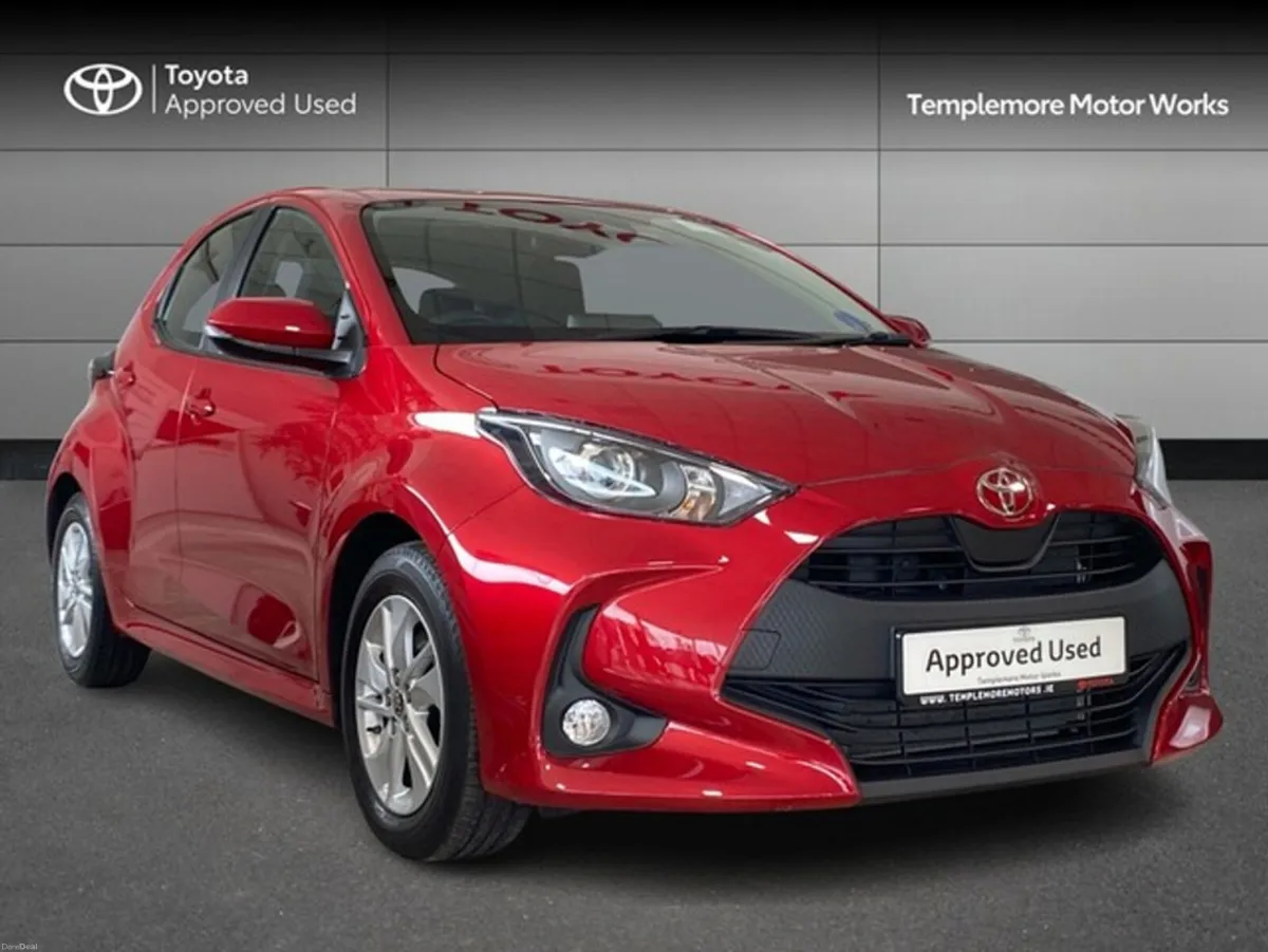 Toyota Yaris YARIS HYBRID 1.5 LUNA - Image 1