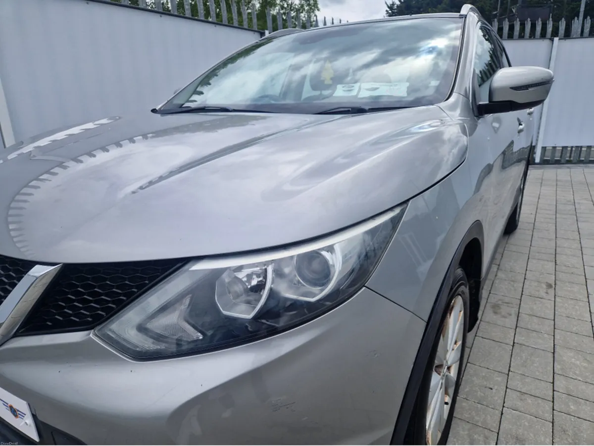Nissan Qashqai 1.6 SV CVT MY16 E6 4DR AUTO - Image 5