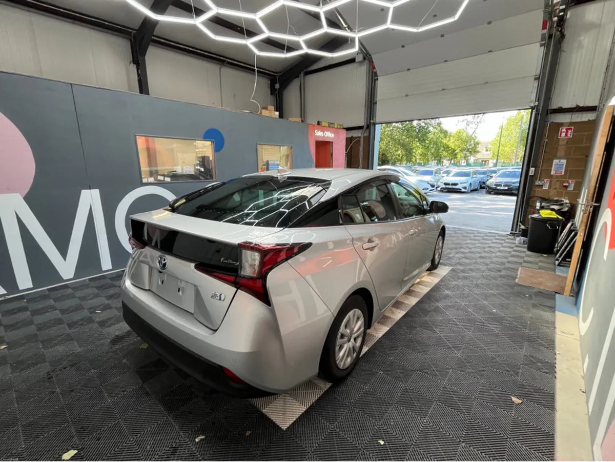 Toyota Prius 2022 TOYOTA PRIUS S 1.8 AUTOMATIC / C - Image 4